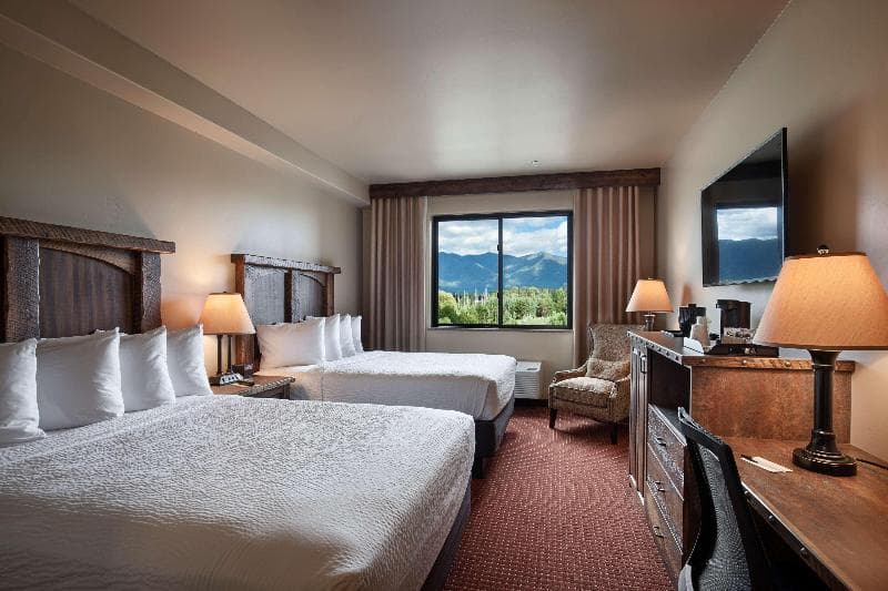 Glacier International Lodge 4