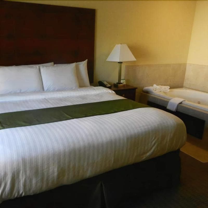 Cobblestone Hotel Seward 5