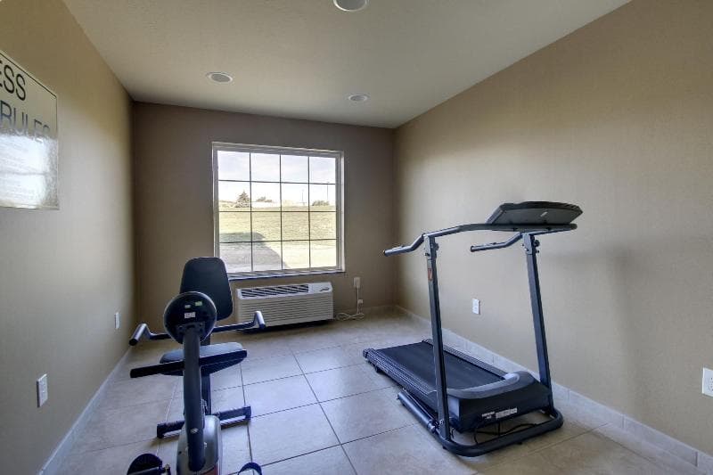 Cobblestone Inn & Suites 3