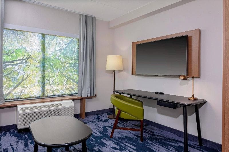 Fairfield Inn & Suites By Marriott Memphis Collier 4