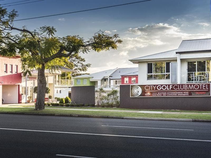 City Golf Club Motel 4