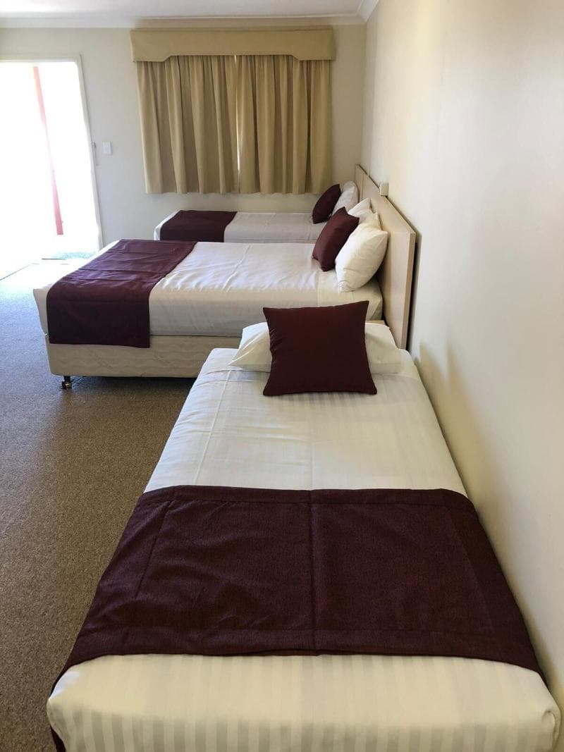 Overlander Motor Lodge main