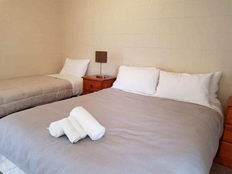 Kelly's Motel 4