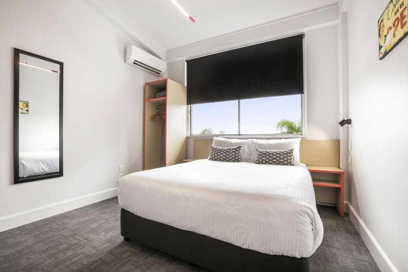 Camp Hill Hotel 3