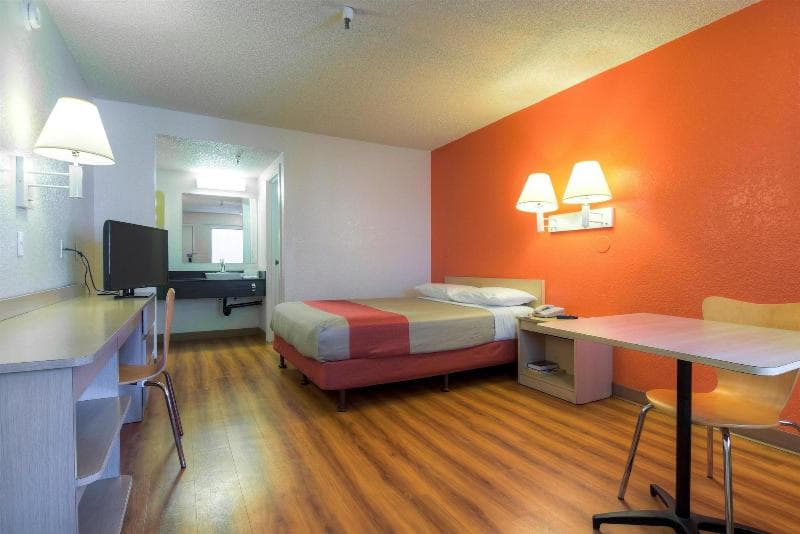 Motel 6 Santa Ana 3