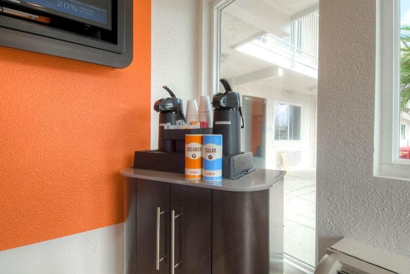 Motel 6 Costa Mesa 2