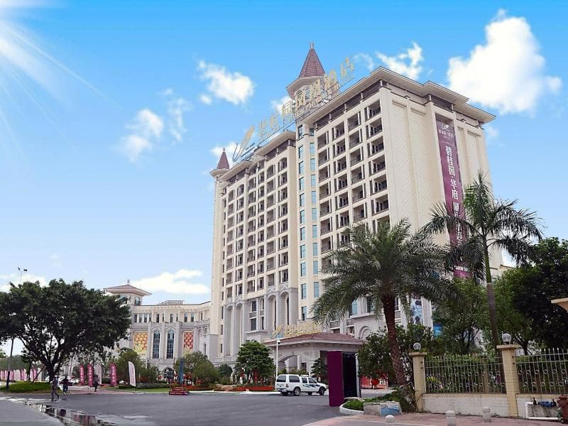 Longjiang Country Garden Phoenix Hotel 3