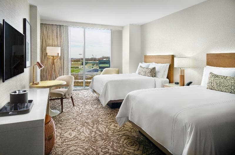 Omni Viking Lakes Hotel 4