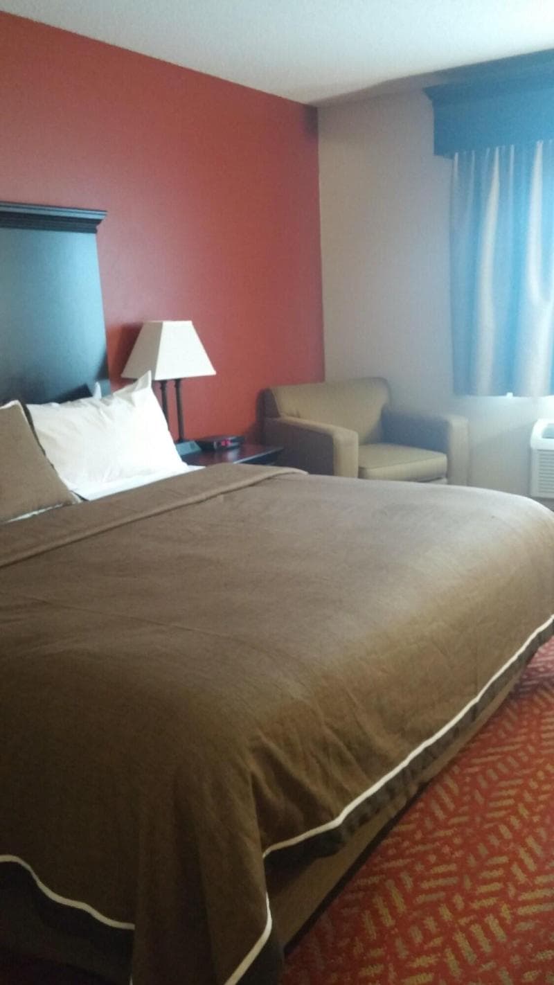 Grandstay Hotel & Suites Cambridge 4
