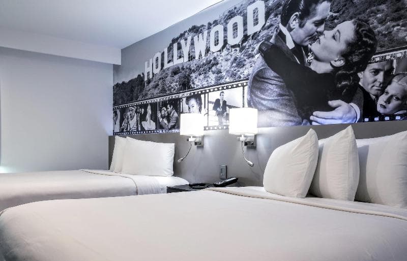 Glen Capri Inn & Suites - Burbank 1