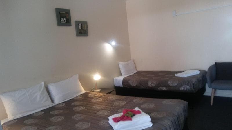 Shady Rest Motel photo 1