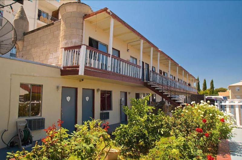 Good Knight Inn Motel 3
