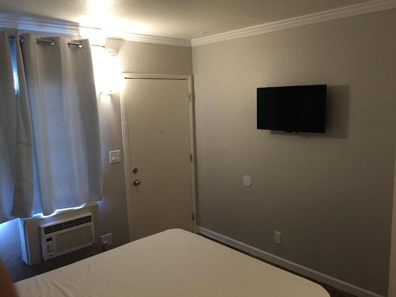 Good Knight Inn Motel 2