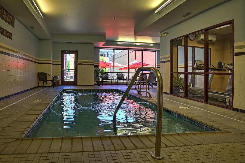 Warner Hotel 2