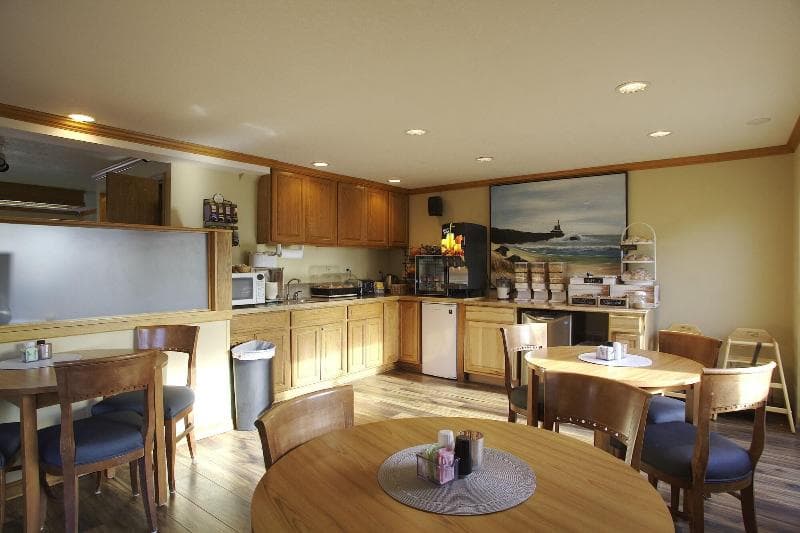 Hi-Tide Oceanfront Inn 2
