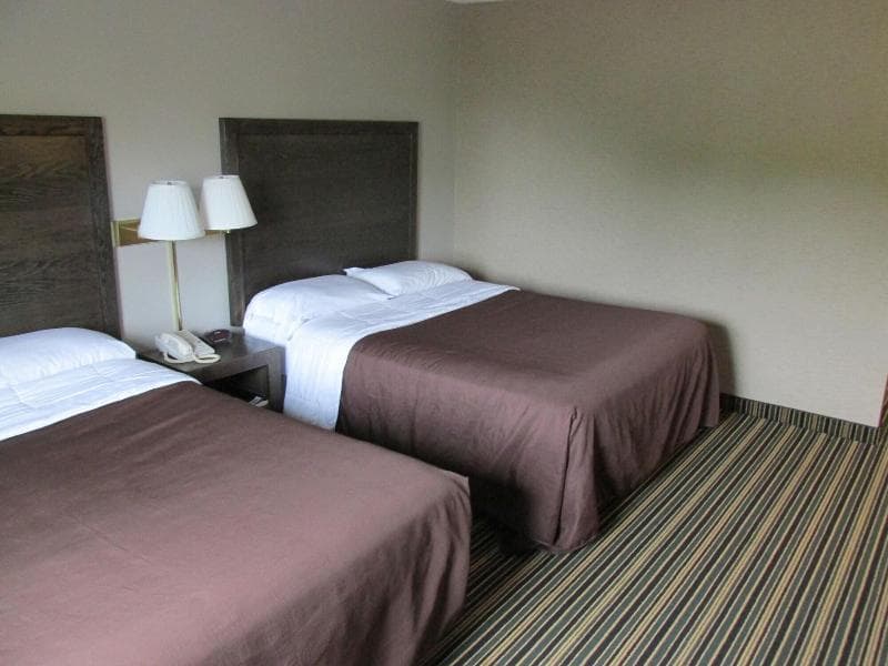 Woodfield Inn And Suites 5