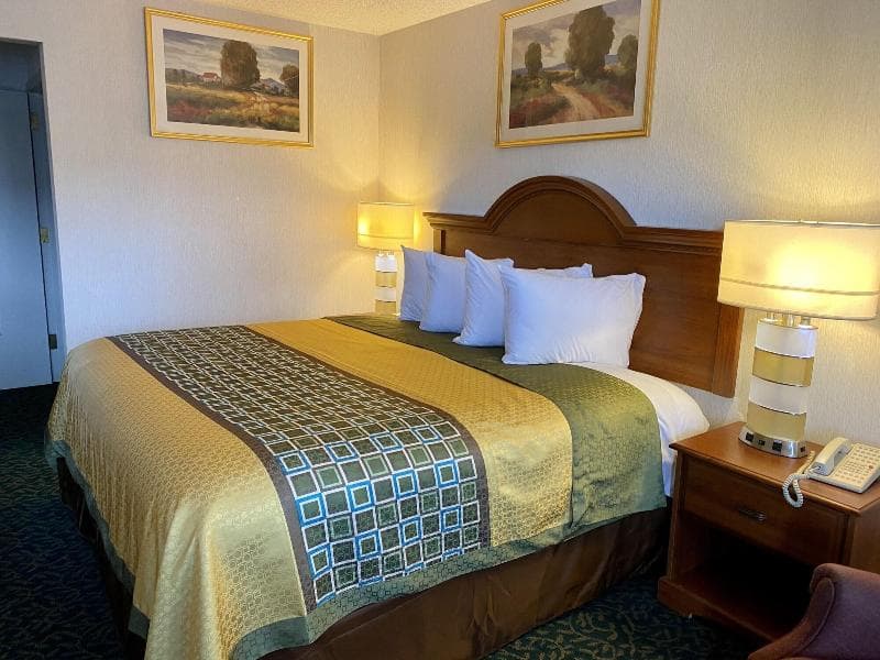 Harrisonville Inn & Suites photo 1