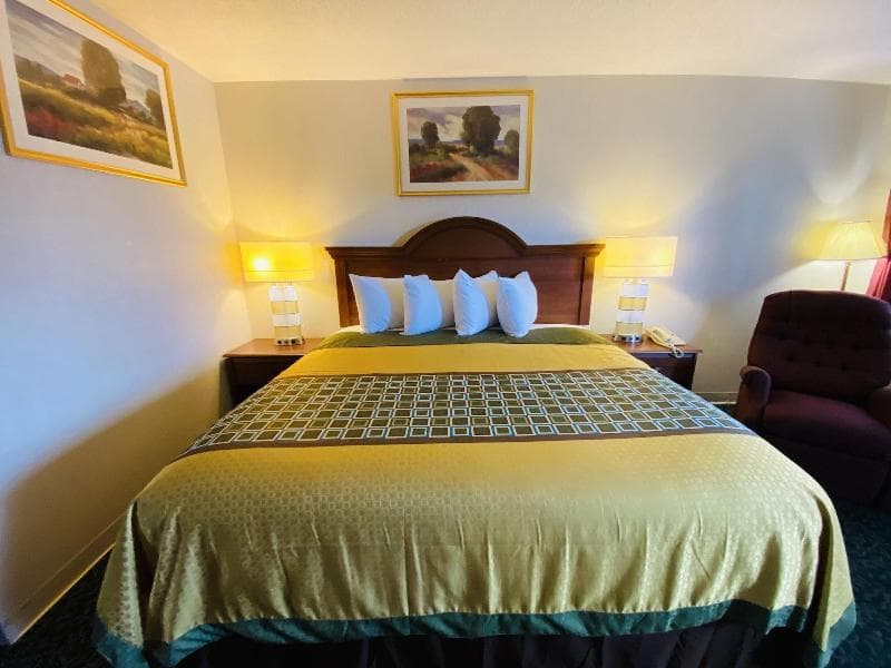 Harrisonville Inn & Suites main