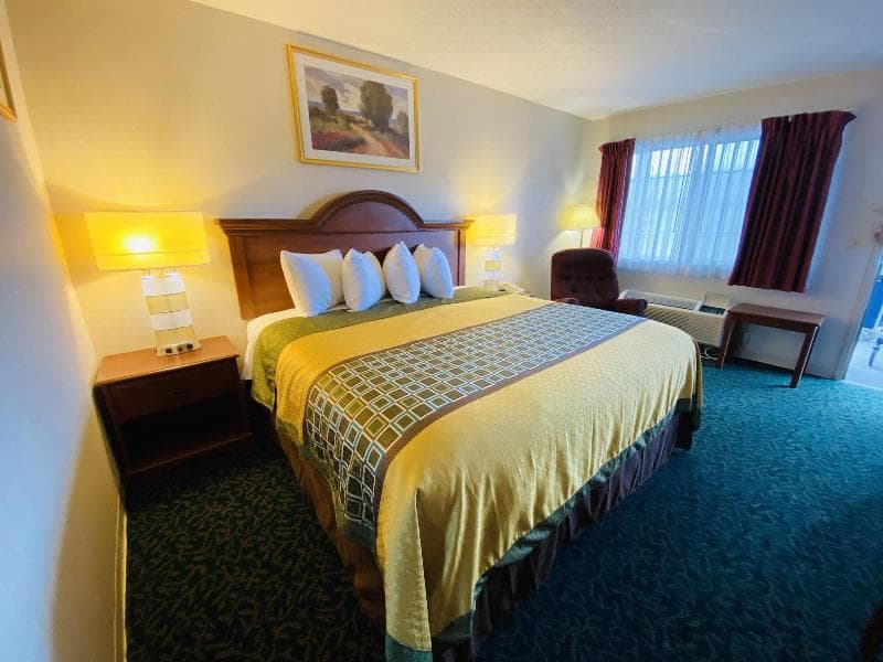 Harrisonville Inn & Suites 4