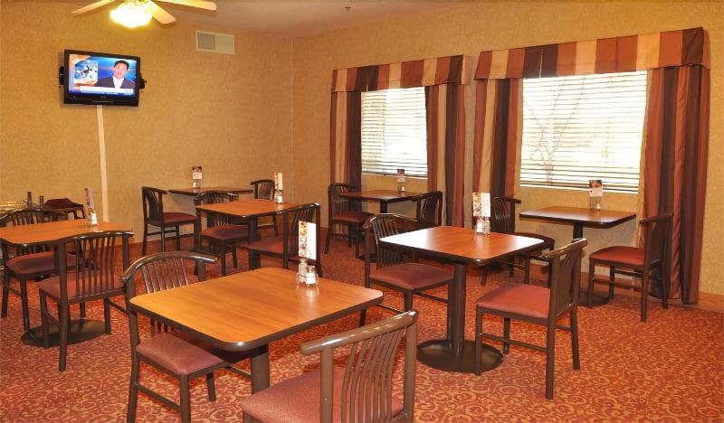 Legacy Inn & Suites Artesia 4
