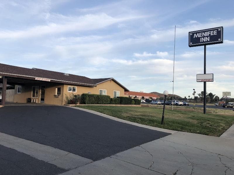 Americas Best Value Inn 4