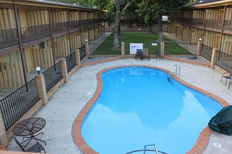 Americas Best Value Inn main