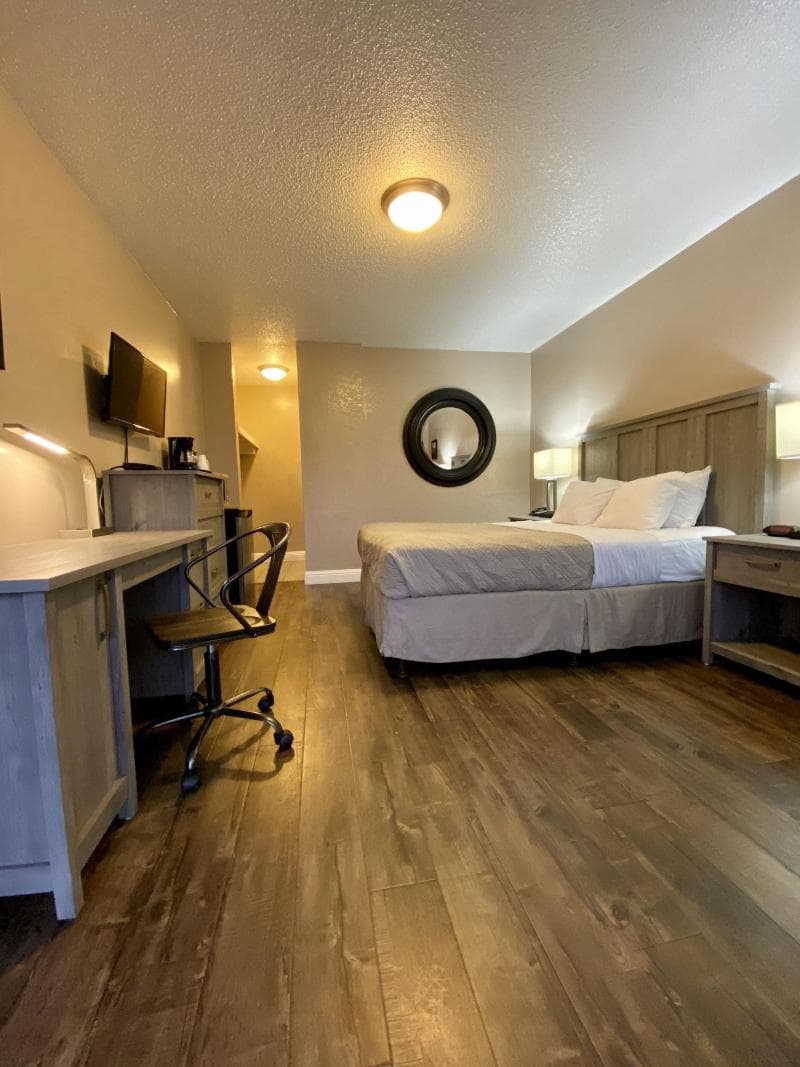 Budget Inn 4