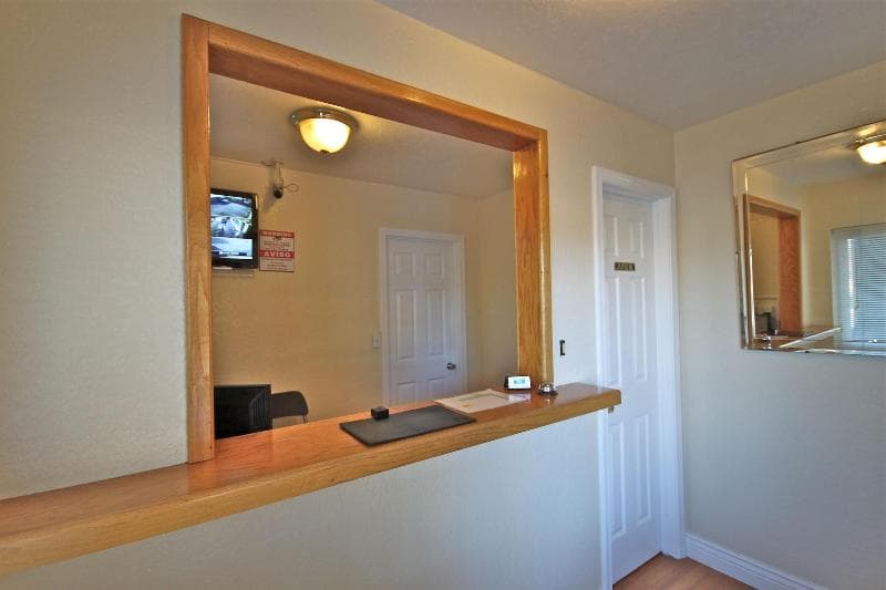 Budget Inn 3