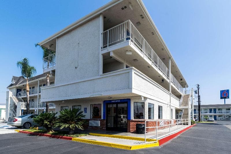 Motel 6 Anaheim - Fullerton East 5