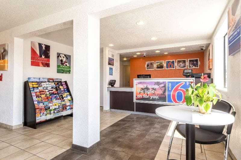 Motel 6 Anaheim - Fullerton East 4