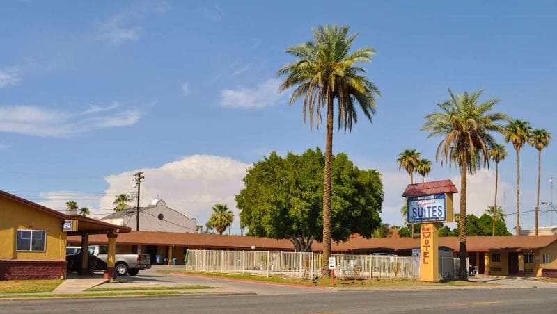 California Suites Motel 5