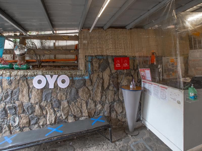Oyo 588 Sunrock Resort 2