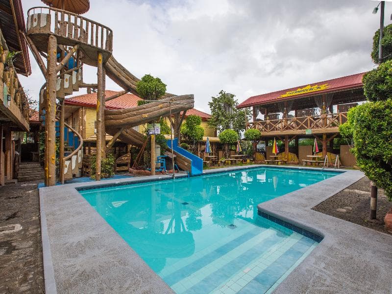 Oyo 588 Sunrock Resort 3