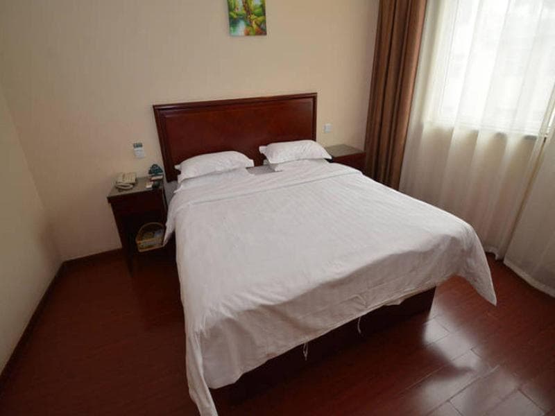 GreenTree Inn Henan Zhengzhou Shangjie District Xuchang Road Express Hotel 2