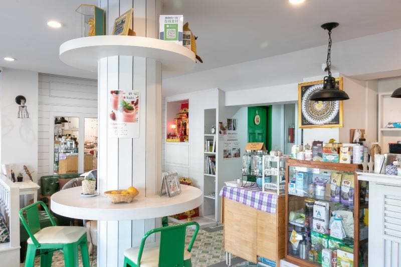 Ratana Boutique Hostel (Adults Only) 2