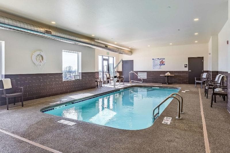 Sleep Inn & Suites Mt Hope 2