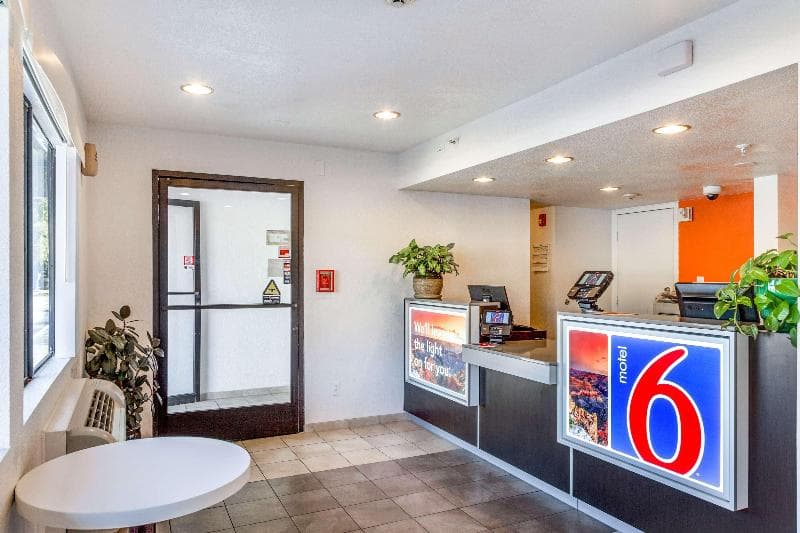 Motel 6 Phoenix West 3