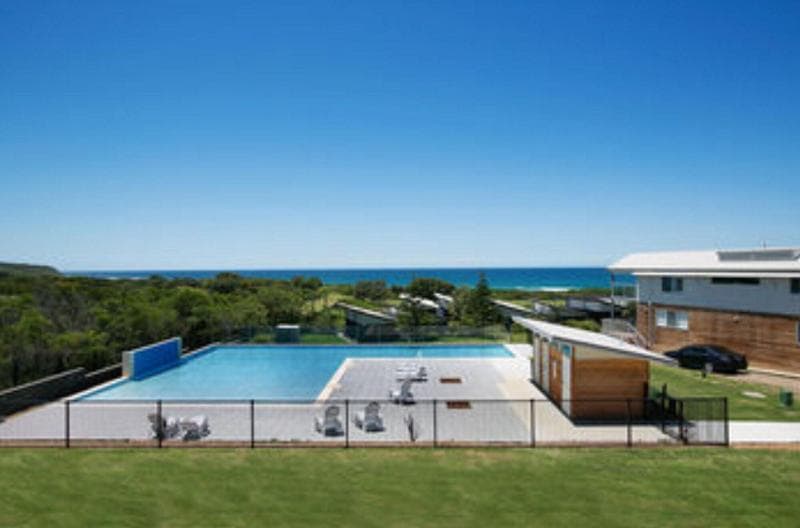 Caves Coastal Bar & Bungalows 2