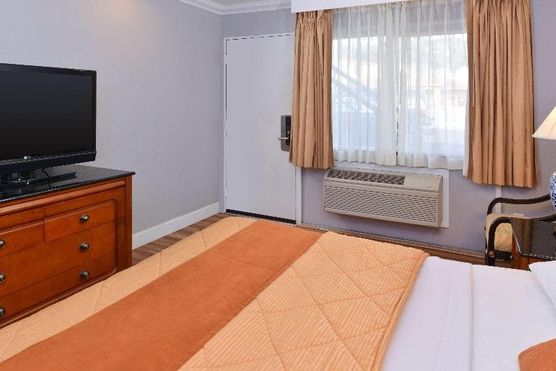 Highlander Motel 5