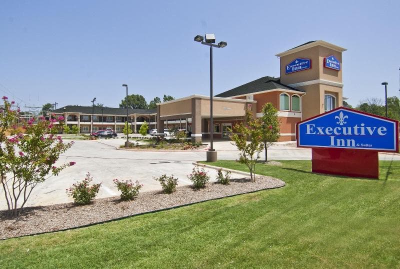 Executive Inn And Suites 5
