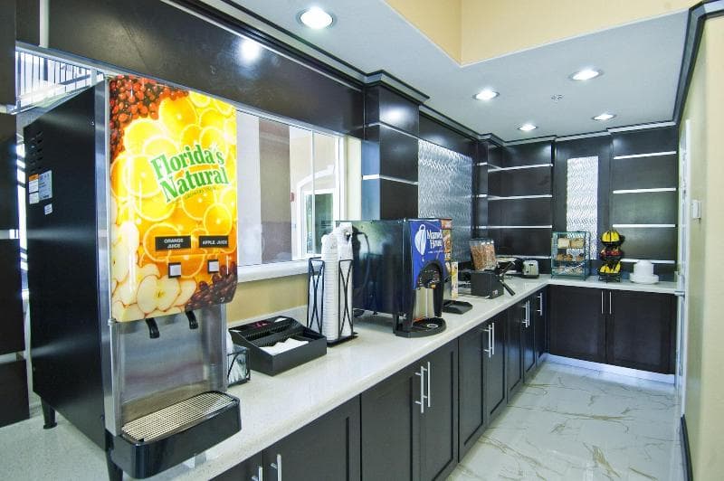 Executive Inn And Suites photo 1
