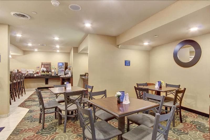 Cobblestone Hotel Suites Waynesboro 4