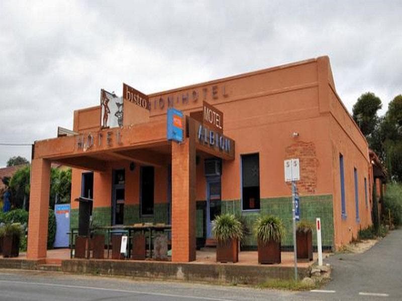 Albion Motel Hotel main
