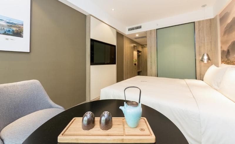Atour Hotel (Chongqing Hongyadong Riverside) 4