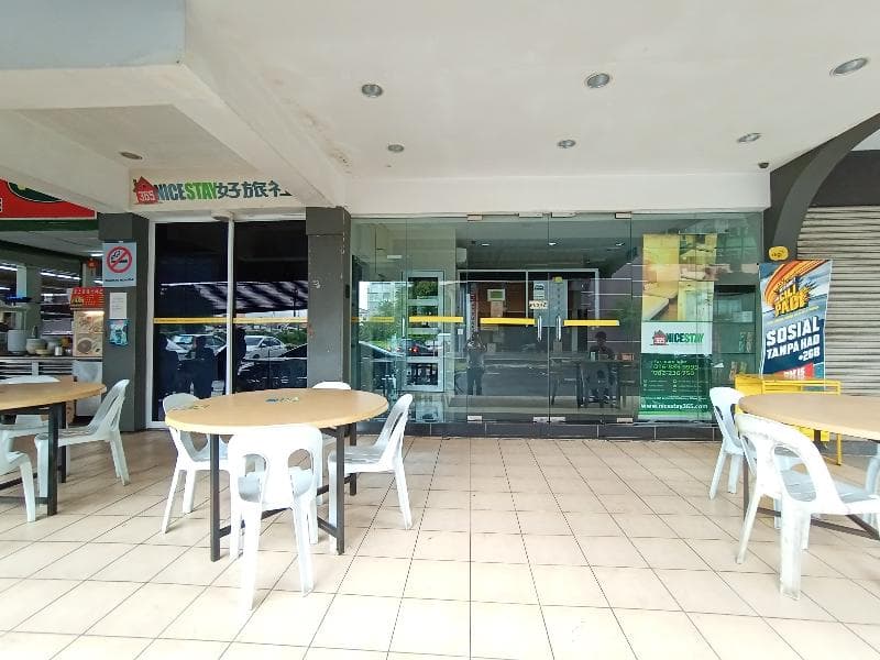 Oyo 89959 Nice Stay Three Six Five Services 3