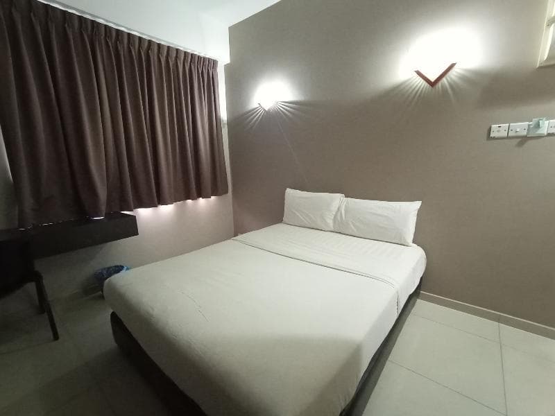 Oyo 89959 Nice Stay Three Six Five Services 4