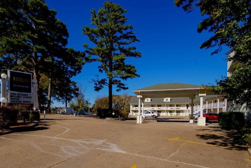 Hotel O Eureka Springs - Christ Of Ozark Area photo 1