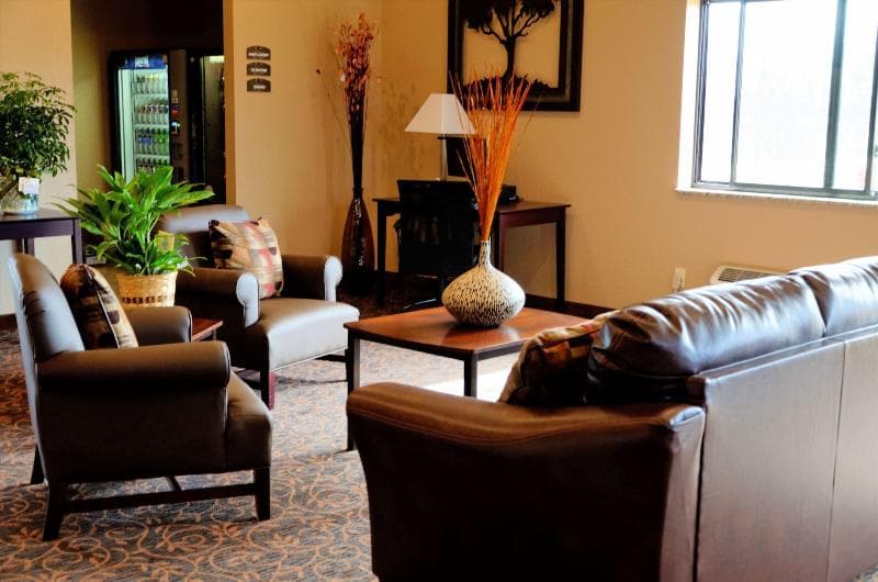 Boulders Inn & Suites Oak Ridge 5