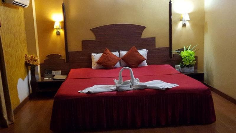 Hotel Mahadev Palace main