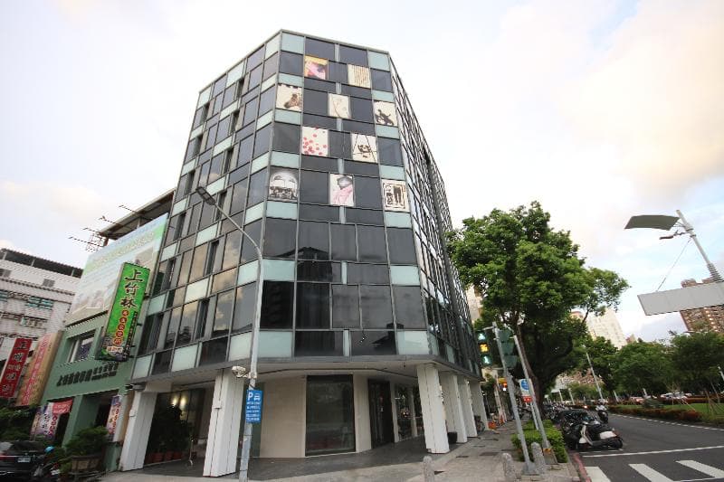 Hotel Papa Whale-Kaohsiung Formosa Boulevard 3